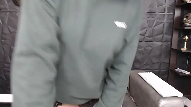 Abril Squirt online show from 17, 1, 2025