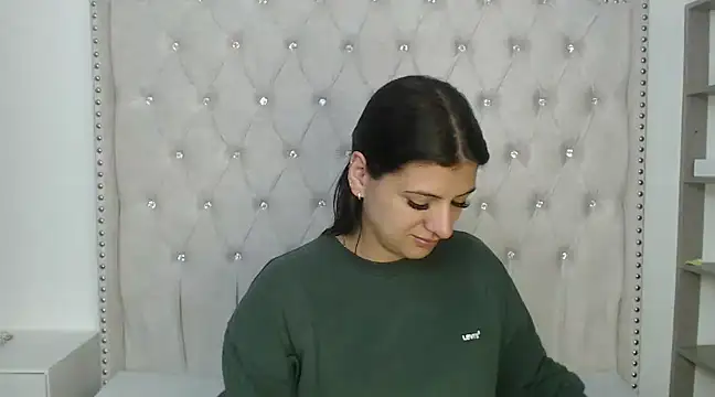 Abril Squirt online show from 9, 3, 2025