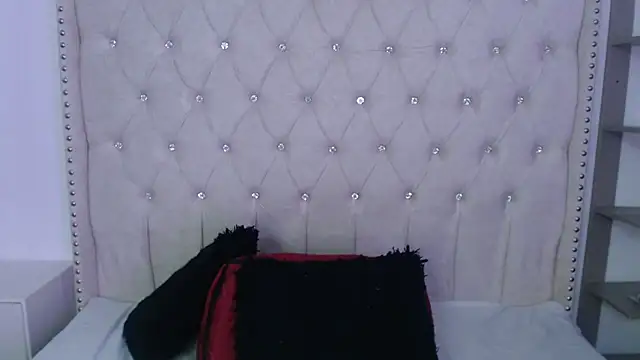 Abril Squirt online show from 4, 11, 2025