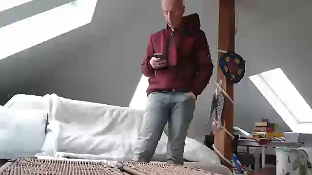 maxmueller321 online show from 11, 12, 2024