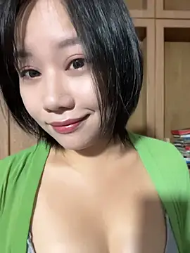 Snapshot of Eliza-E chatting on 26, 6, 2026 Eliza-E online show from 26, 6, 2026