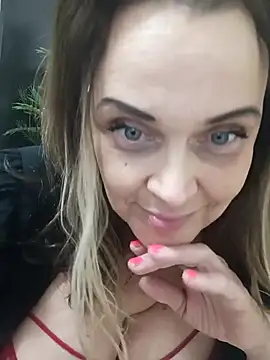 hugebobbs online show from 20, 2, 2026