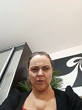 hugebobbs online show from 5, 3, 2026