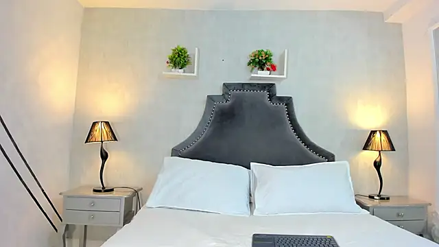 AnntoniaWood online show from 27, 12, 2024