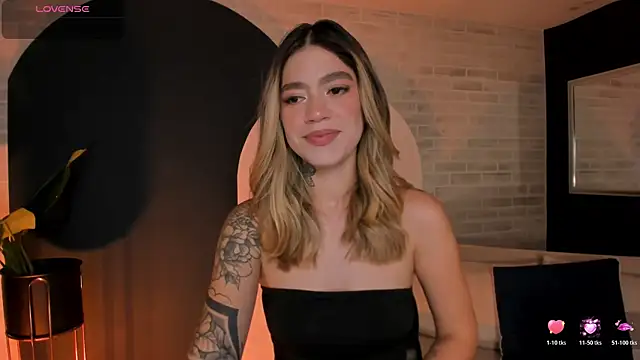 ViolettHansson online show from 10, 4, 2026