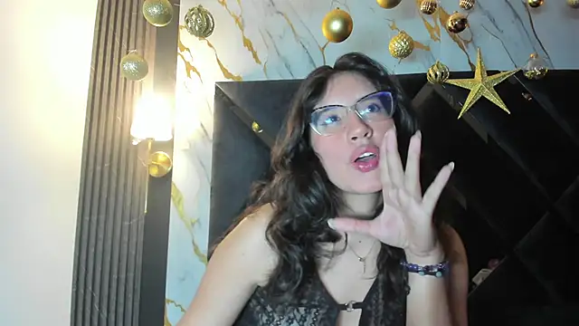 Snapshot of CoralineSanchez chatting on 3, 2, 2026 CoralineSanchez online show from 3, 2, 2026