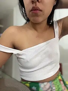 Snapshot of Salome_golvert chatting on 5, 1, 2025 Salome golvert online show from 5, 1, 2025
