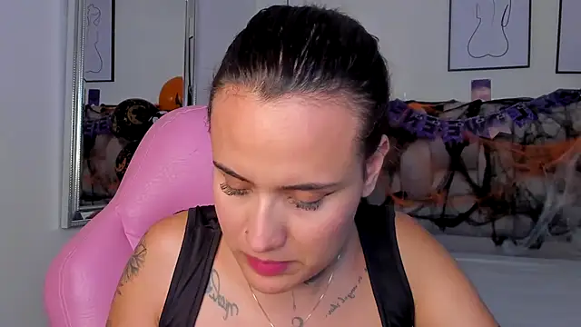 Susan-Sweet-7 online show from 27, 10, 2025