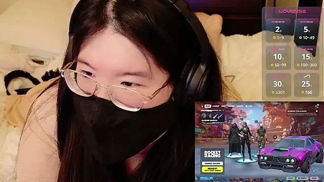 Snapshot of Kara-Nuna chatting on 10, 12, 2024 Kara-Nuna online show from 10, 12, 2024