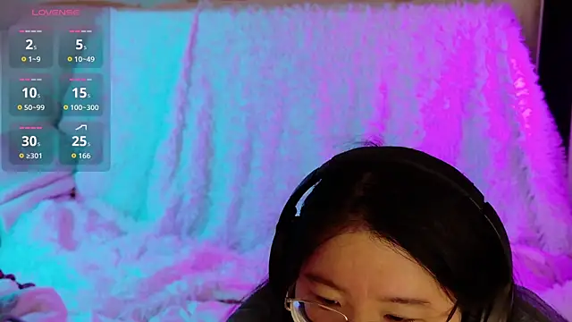 Snapshot of Kara-Nuna chatting on 14, 9, 2025 Kara-Nuna online show from 14, 9, 2025