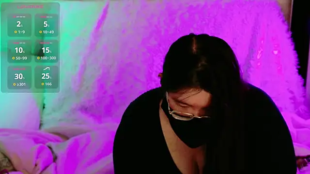 Snapshot of Kara-Nuna chatting on 16, 9, 2025 Kara-Nuna online show from 16, 9, 2025