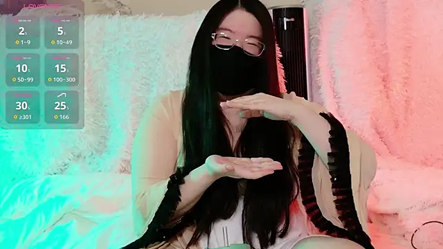 Snapshot of Kara-Nuna chatting on 21, 10, 2025 Kara-Nuna online show from 21, 10, 2025