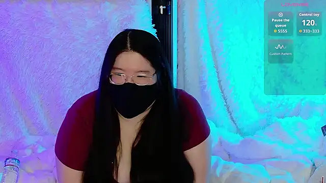 Snapshot of Kara-Nuna chatting on 22, 3, 2026 Kara-Nuna online show from 22, 3, 2026