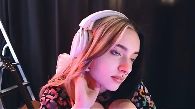 Avi Nile online show from 6, 2, 2025