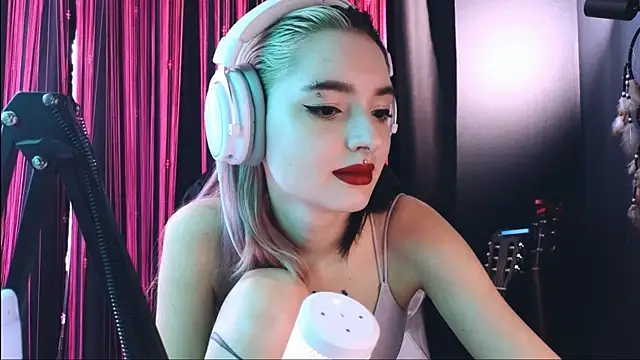 Avi Nile online show from 22, 9, 2025