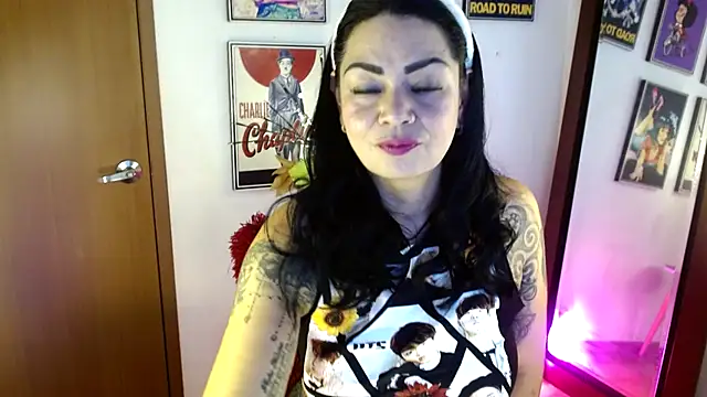 Snapshot of Ginna--mia chatting on 11, 1, 2025 Ginna--mia online show from 11, 1, 2025