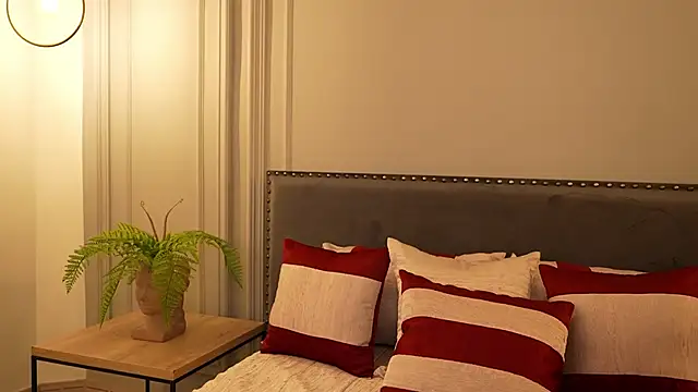 IrisBaker online show from 21, 10, 2025