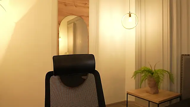 IrisBaker online show from 27, 10, 2025