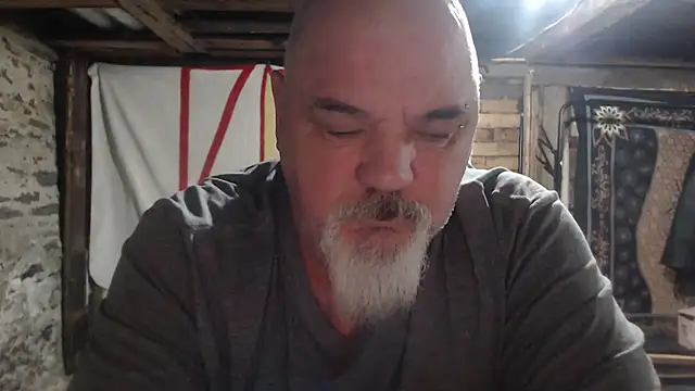 Newfiesausage1972 online show from 8, 1, 2026