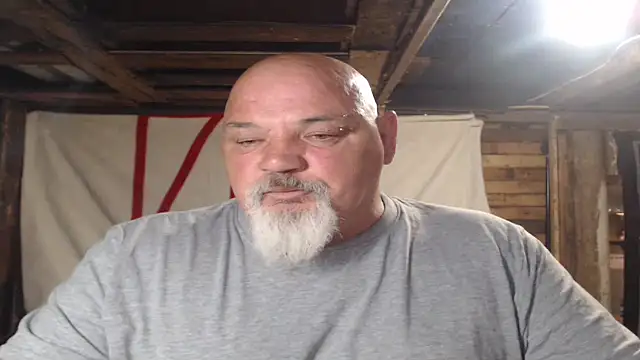 Snapshot of Newfiesausage1972 chatting on 31, 5, 2026 Newfiesausage1972 online show from 31, 5, 2026