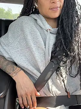 Snapshot of Shuggabutt chatting on 29, 3, 2026 Shuggabutt online show from 29, 3, 2026