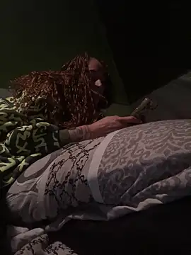 Snapshot of Shuggabutt chatting on 10, 4, 2026 Shuggabutt online show from 10, 4, 2026