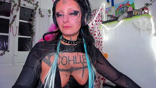 Snapshot of lady_sontse_ chatting on 27, 11, 2025 lady sontse online show from 27, 11, 2025