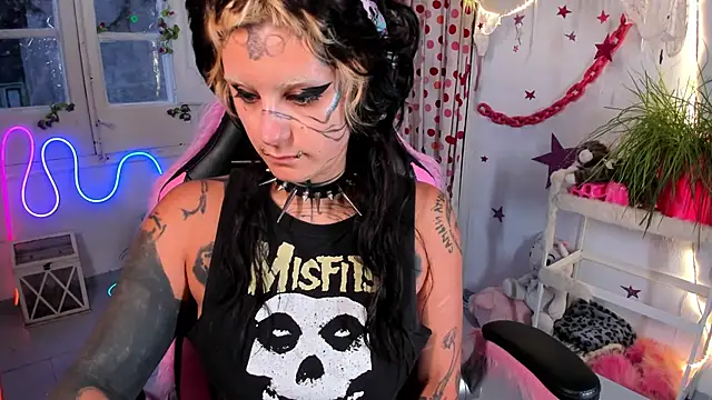Snapshot of lady_sontse_ chatting on 13, 5, 2026 lady sontse online show from 13, 5, 2026