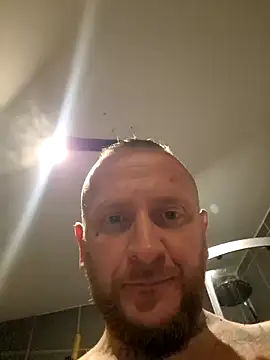 Snapshot of RomWoolf chatting on 14, 2, 2025 RomWoolf online show from 14, 2, 2025