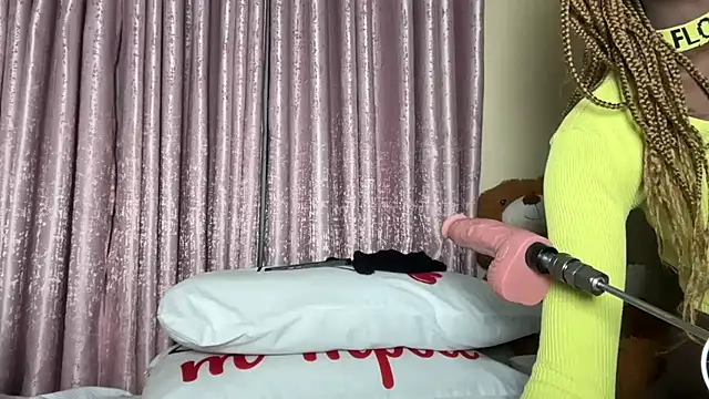 Snapshot of SexyAudreyFuck chatting on 9, 9, 2025 SexyAudreyFuck online show from 9, 9, 2025