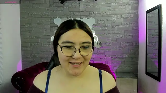 Snapshot of conniejames_m chatting on 21, 10, 2025 conniejames m online show from 21, 10, 2025