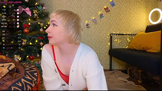 Snapshot of EmmyAmbros chatting on 30, 12, 2024 EmmyAmbros online show from 30, 12, 2024