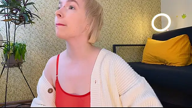 Snapshot of EmmyAmbros chatting on 18, 2, 2025 EmmyAmbros online show from 18, 2, 2025