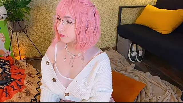 Snapshot of EmmyAmbros chatting on 11, 9, 2025 EmmyAmbros online show from 11, 9, 2025