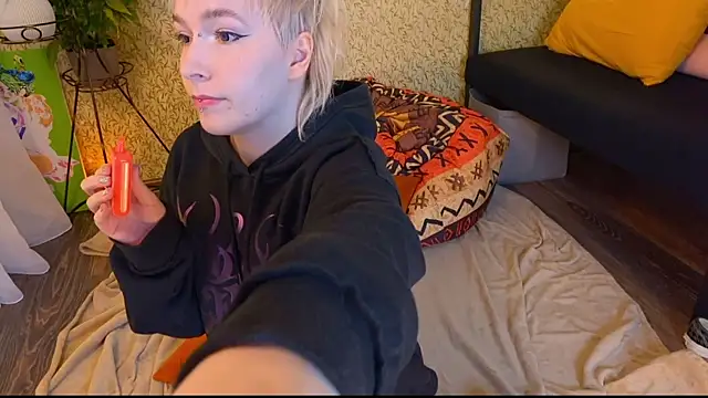 Snapshot of EmmyAmbros chatting on 2, 10, 2025 EmmyAmbros online show from 2, 10, 2025