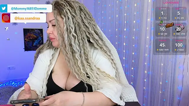 misskaassandraa online show from 2, 1, 2025