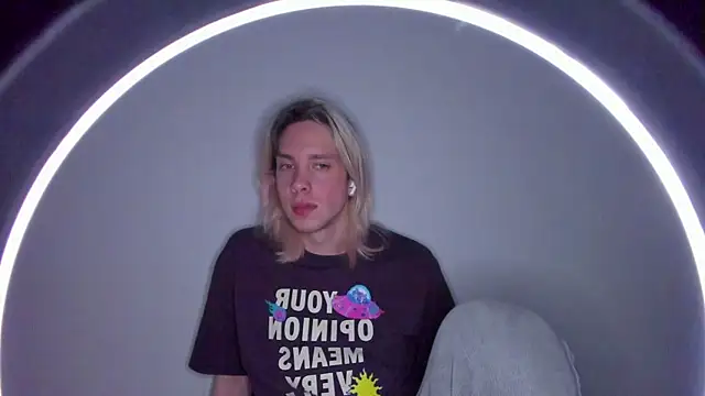 Snapshot of matt_spark chatting on 16, 2, 2025 matt spark online show from 16, 2, 2025