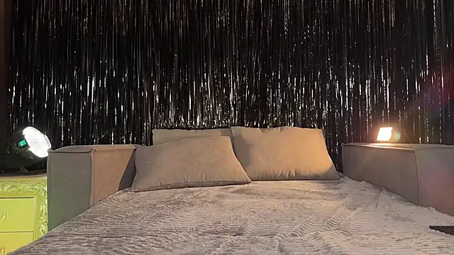 Snapshot of Super_Suka chatting on 1, 11, 2025 Super Suka online show from 1, 11, 2025