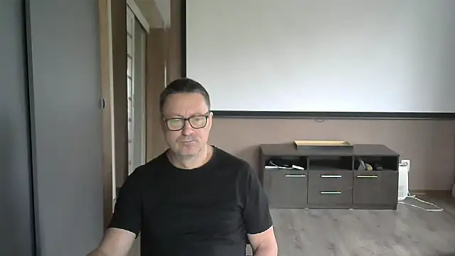 Snapshot of HarrySnake chatting on 2, 10, 2025 HarrySnake online show from 2, 10, 2025