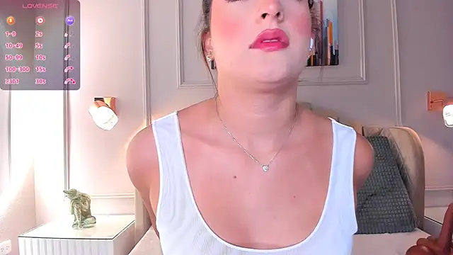 Snapshot of aria_greco chatting on 28, 2, 2025 aria greco online show from 28, 2, 2025