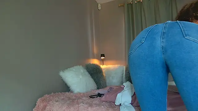 KatBigBum online show from 13, 7, 2026