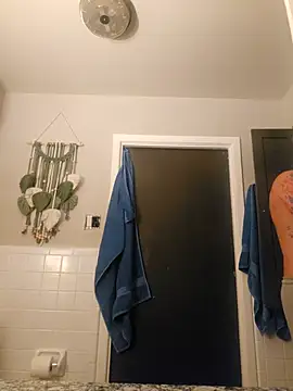 LongandEasy77 online show from 4, 12, 2025