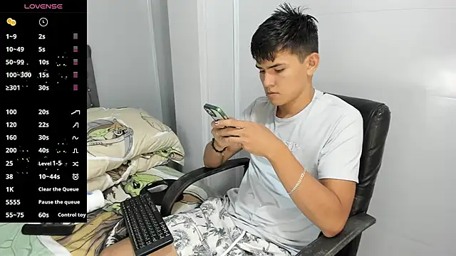 Snapshot of Jacobb_Lee chatting on 19, 2, 2025 Jacobb Lee online show from 19, 2, 2025