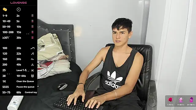Snapshot of Jacobb_Lee chatting on 4, 3, 2025 Jacobb Lee online show from 4, 3, 2025
