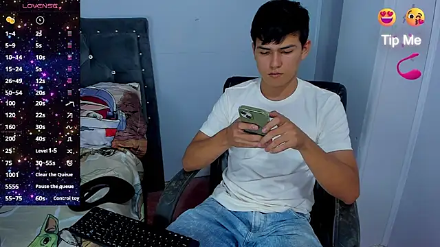 Snapshot of Jacobb_Lee chatting on 17, 10, 2025 Jacobb Lee online show from 17, 10, 2025
