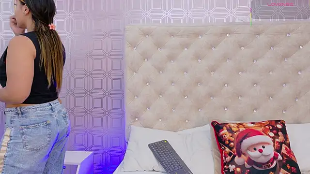 Sara Desire online show from 25, 11, 2025