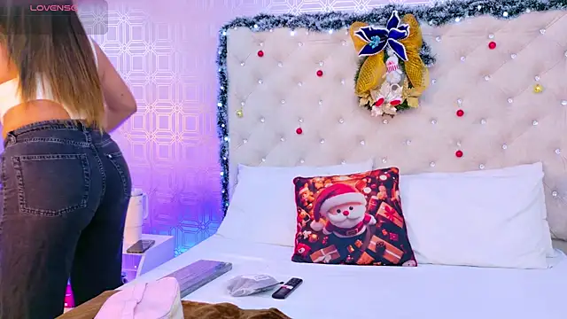 Sara Desire online show from 4, 12, 2025