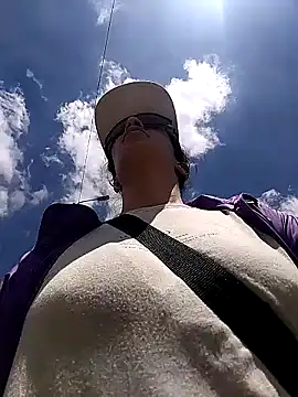 rebekka simpson online show from 8, 11, 2025