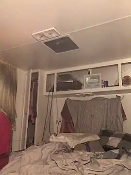 allissonw13 online show from 10, 2, 2025