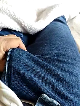 A man in public online show from 14, 4, 2026